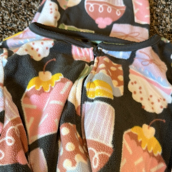 Carters Pajamas - Picture 3 of 4